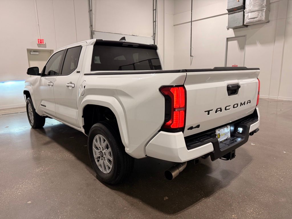 2026 Toyota Tacoma SR5 - Photo 7