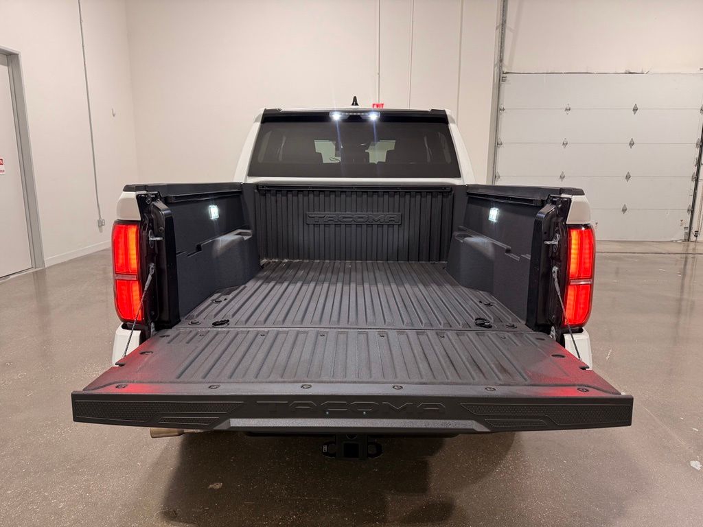 2026 Toyota Tacoma SR5 - Photo 9