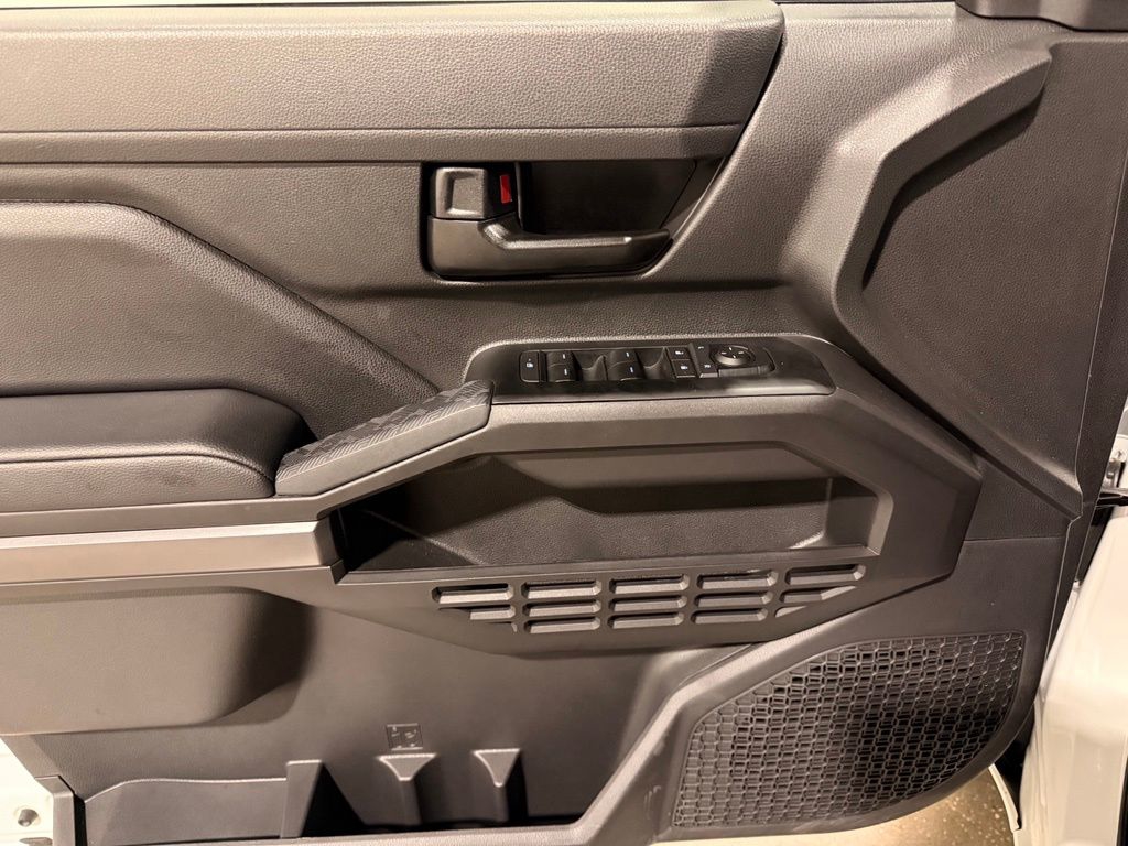 2026 Toyota Tacoma SR5 - Photo 13