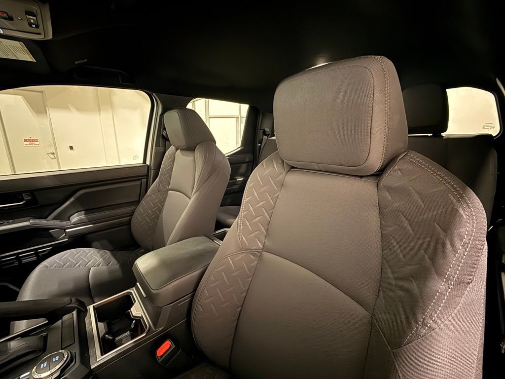 2026 Toyota Tacoma SR5 - Photo 17