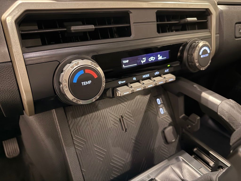 2026 Toyota Tacoma SR5 - Photo 24