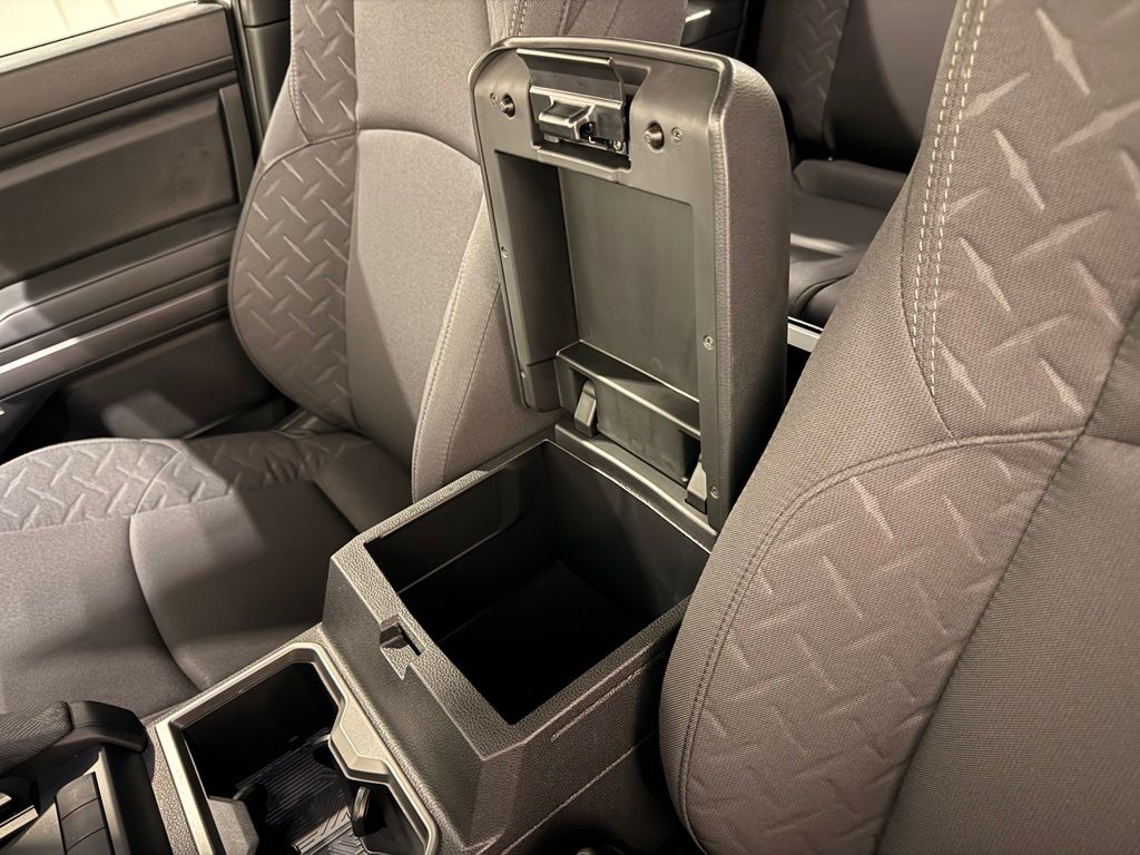 2026 Toyota Tacoma SR5 - Photo 26