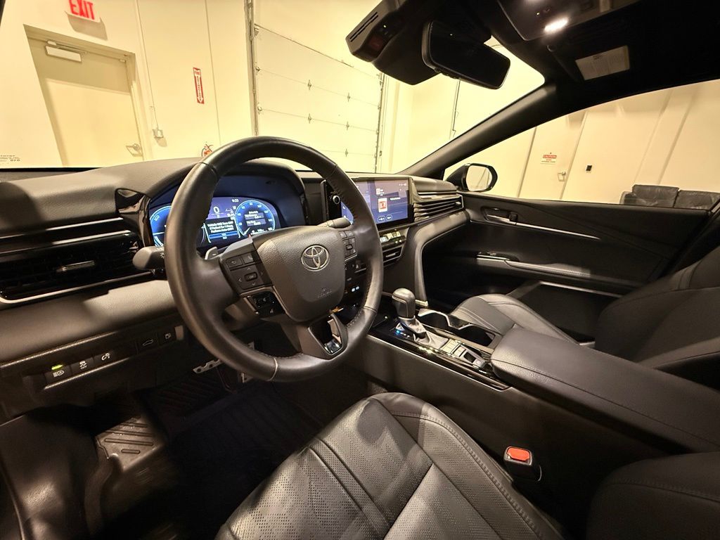 2025 Toyota Camry XSE - Photo 17