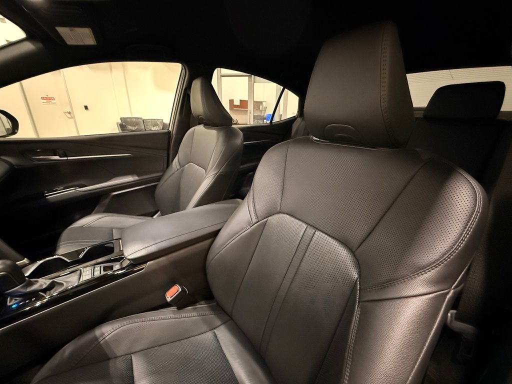2025 Toyota Camry XSE - Photo 18
