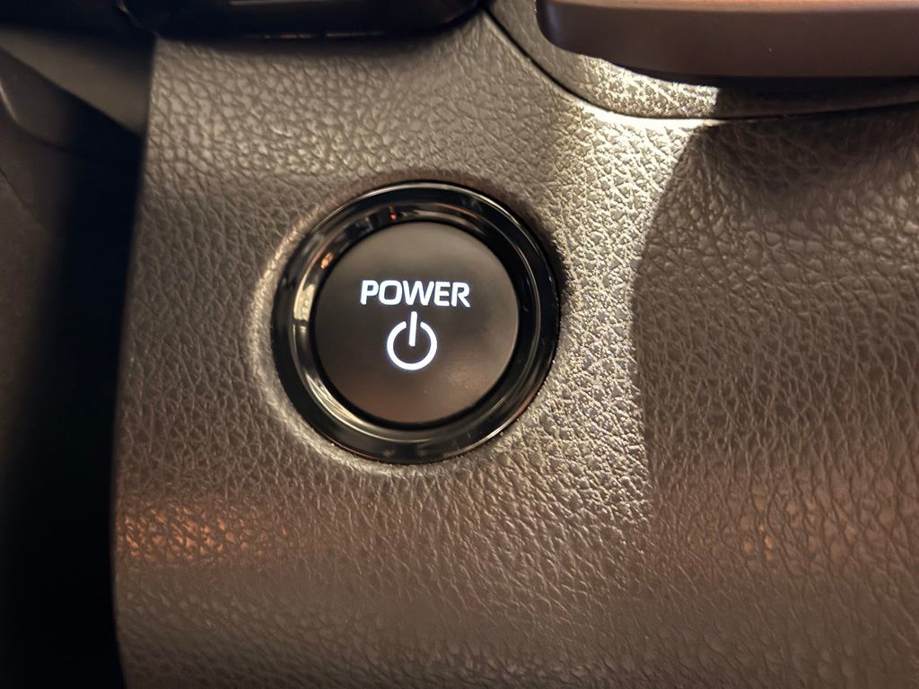 2025 Toyota Camry XSE - Photo 21