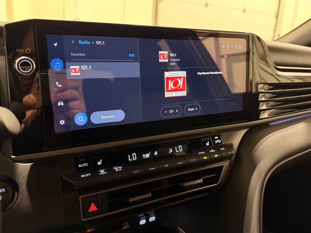 2025 Toyota Camry XSE - Photo 23