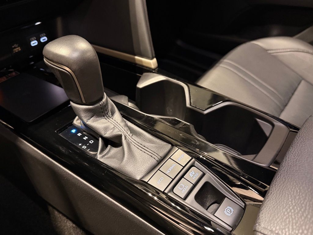 2025 Toyota Camry XSE - Photo 26