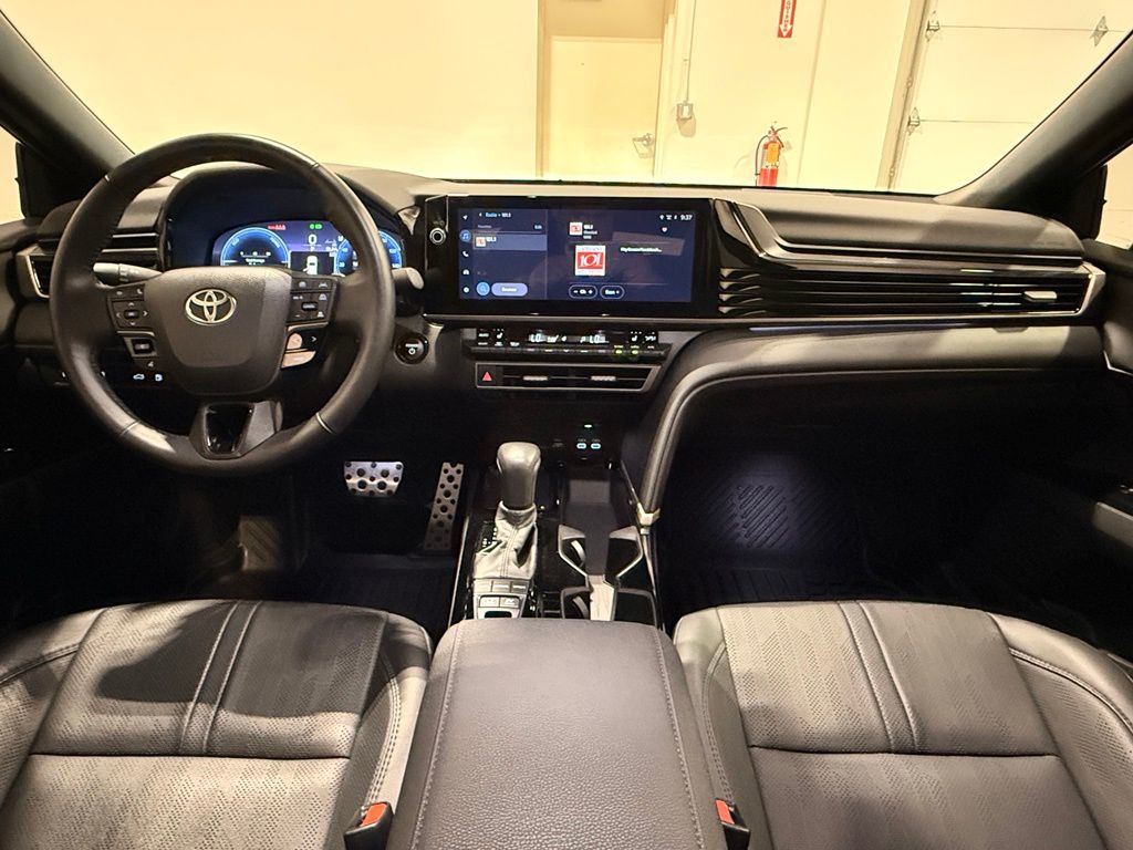 2025 Toyota Camry XSE - Photo 28