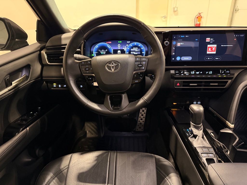 2025 Toyota Camry XSE - Photo 29