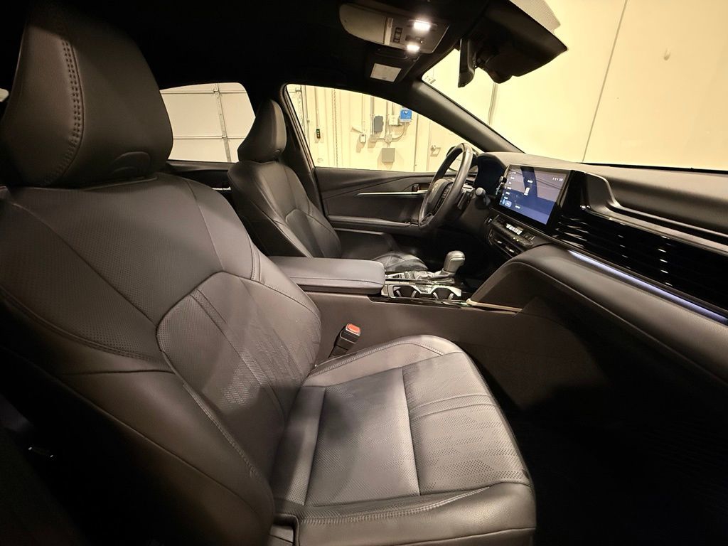 2025 Toyota Camry XSE - Photo 31