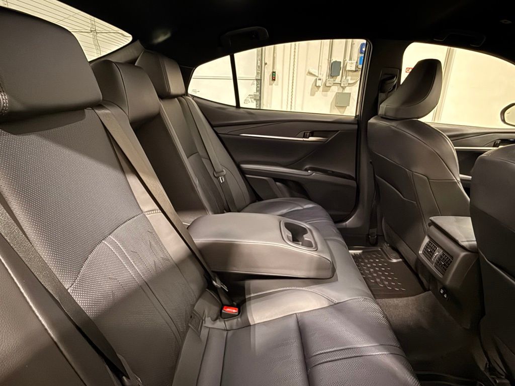 2025 Toyota Camry XSE - Photo 33