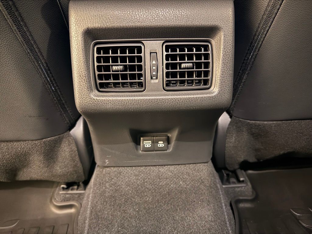 2025 Toyota Camry XSE - Photo 34