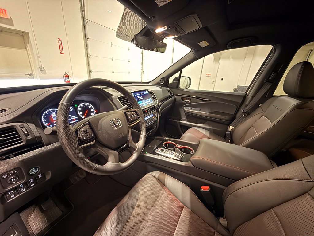 2025 Honda Ridgeline Black Edition - Photo 17