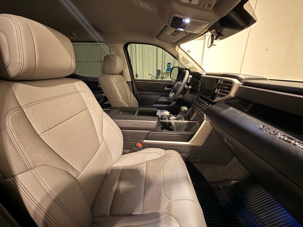 2024 Toyota Tundra SR5 - Photo 24