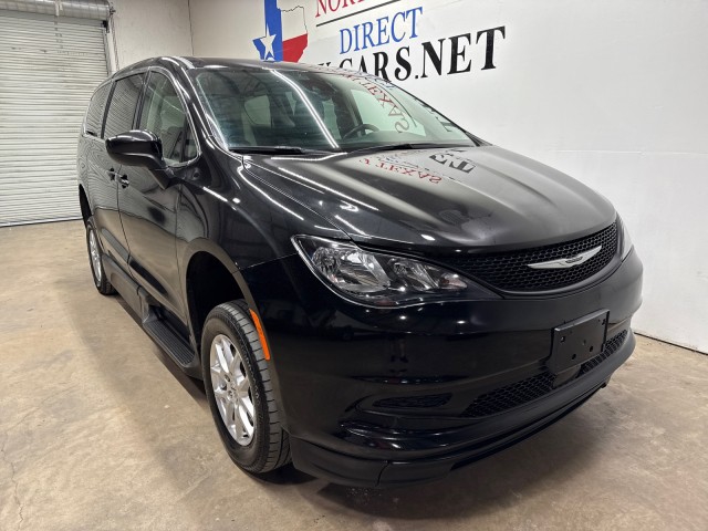 2022 Chrysler Voyager LX Wheel Chair Van Handicap Accesible Mobility Van Minivan/Van