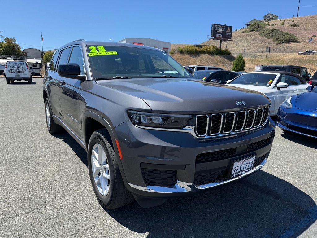 2023 Jeep Grand Cherokee L Laredo's photo