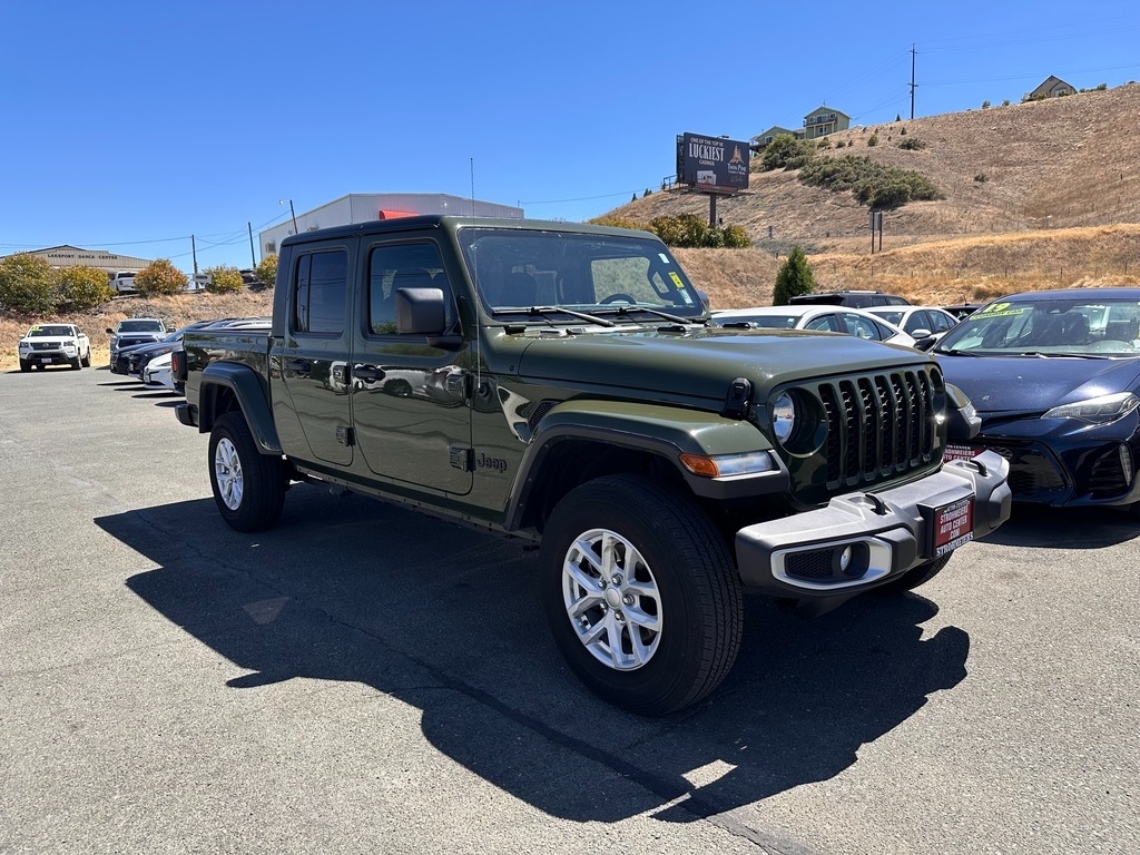Used 2023 Jeep Gladiator Sport S with VIN 1C6HJTAG3PL564481 for sale in Lakeport, CA