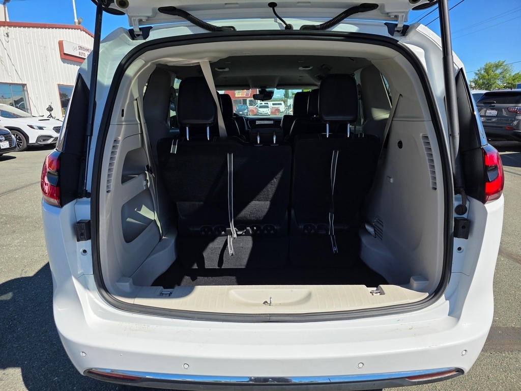 2024 Chrysler Pacifica Touring L - Photo 7