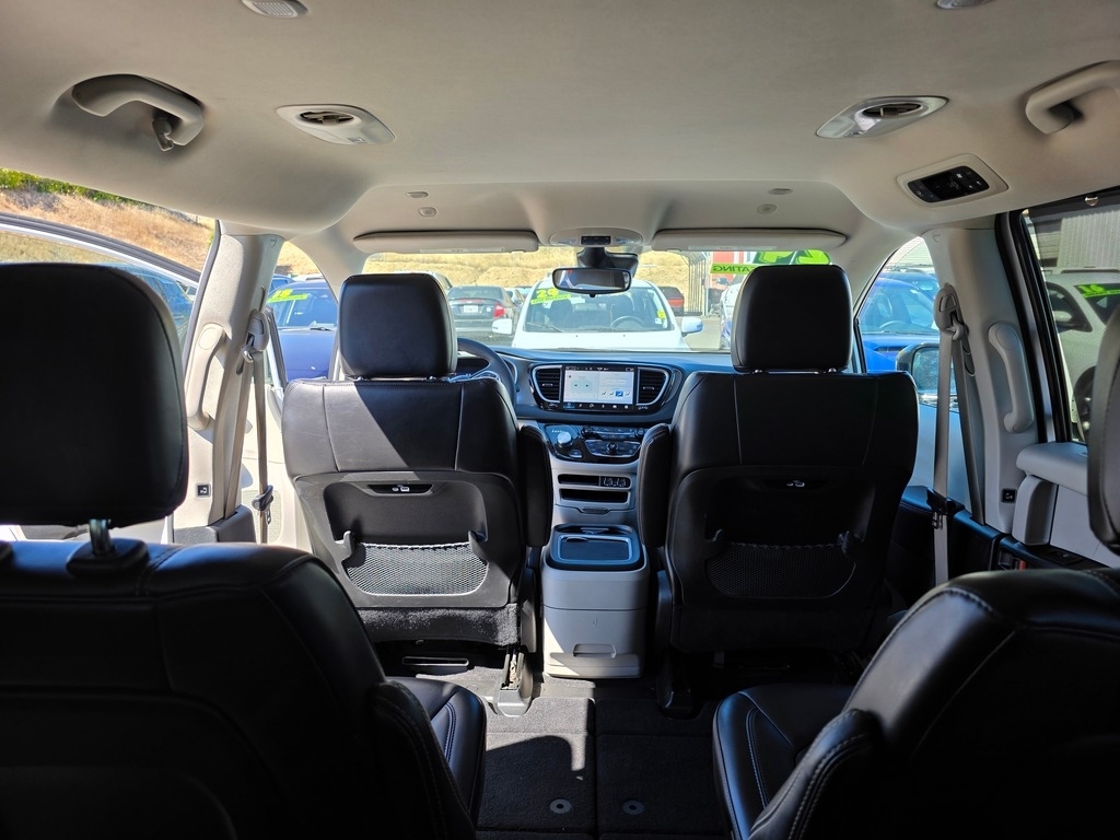 2024 Chrysler Pacifica Touring L - Photo 13