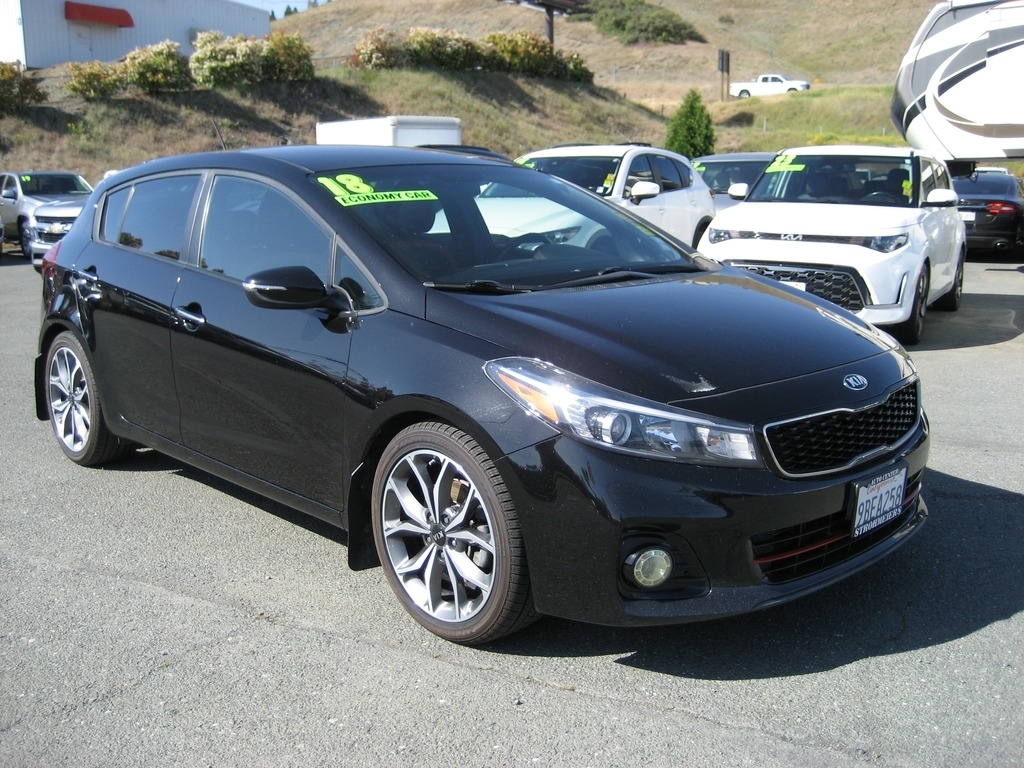 Used 2018 Kia Forte5 SX with VIN 3KPFN5A3XJE233832 for sale in Lakeport, CA