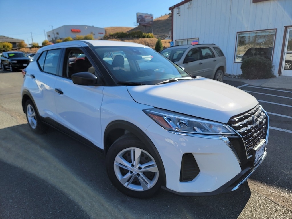 2025 Nissan Kicks Play S Wagon