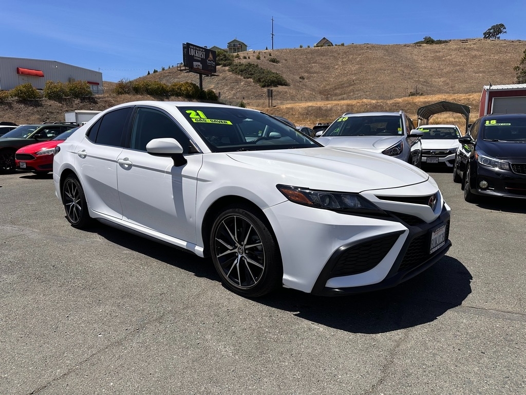 Used 2021 Toyota Camry SE with VIN 4T1G11AK1MU554496 for sale in Lakeport, CA