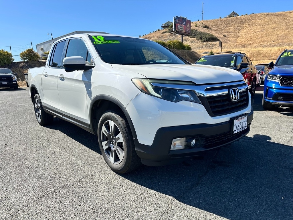 Used 2019 Honda Ridgeline RTL-T with VIN 5FPYK3F66KB017391 for sale in Lakeport, CA