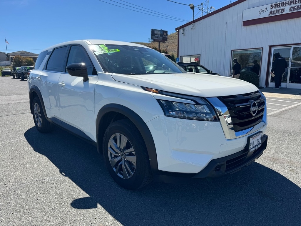 2025 Nissan Pathfinder S SUV