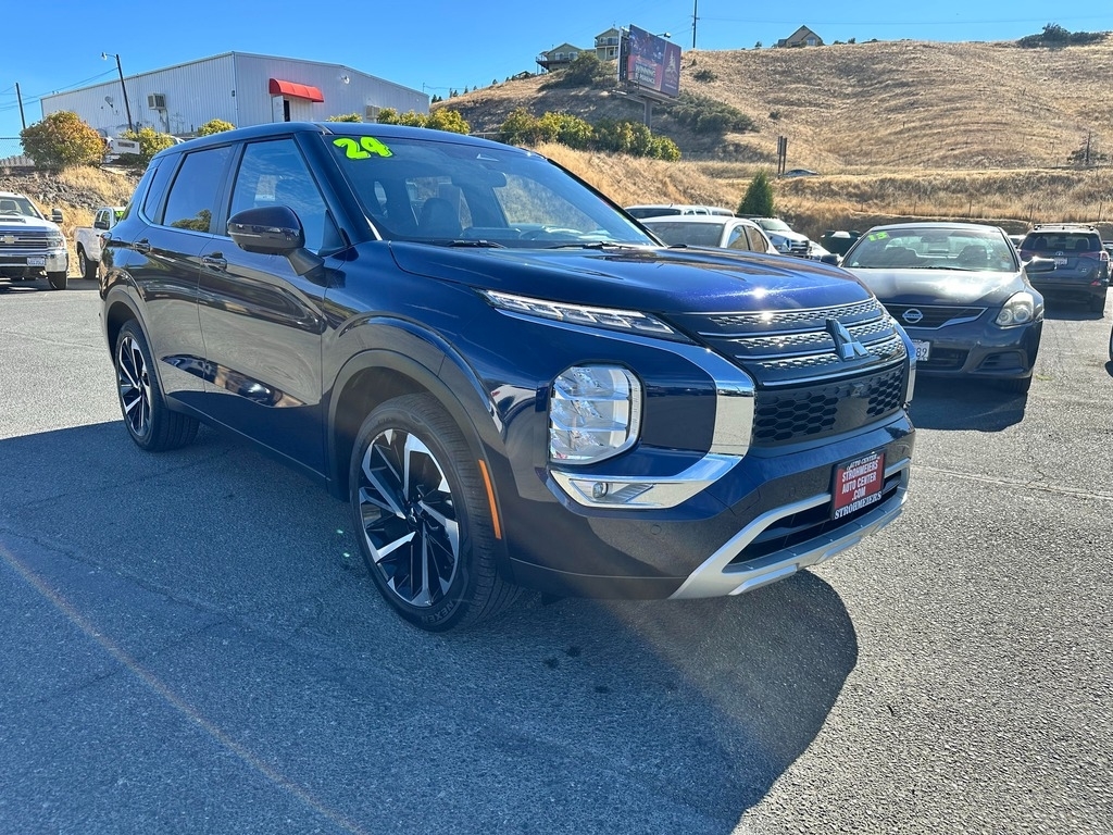 Used 2024 Mitsubishi Outlander SE with VIN JA4J3VA86RZ046688 for sale in Lakeport, CA