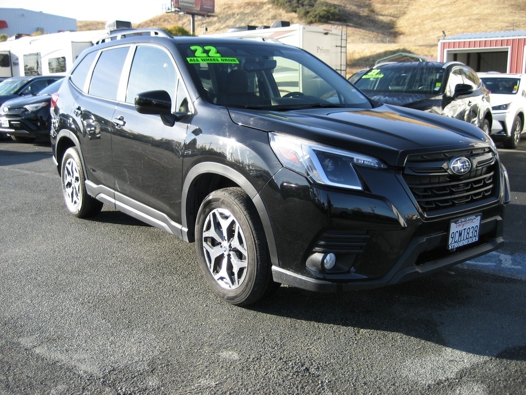 Used 2022 Subaru Forester Premium with VIN JF2SKAEC5NH492000 for sale in Lakeport, CA