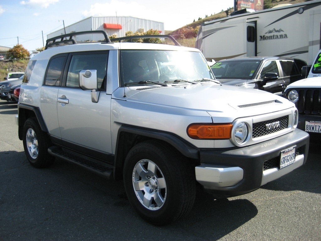 Used 2007 Toyota FJ Cruiser Base with VIN JTEZU11F470015353 for sale in Lakeport, CA