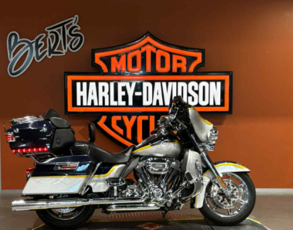 2012 Harley-Davidson® FLHTCUSE7 - CVO Ultra Classic Electra Glide V Twin