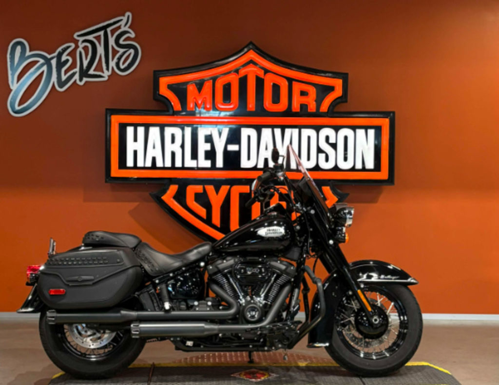 2024 Harley-Davidson® Softail FLHCS - Heritage Classic V Twin 1868