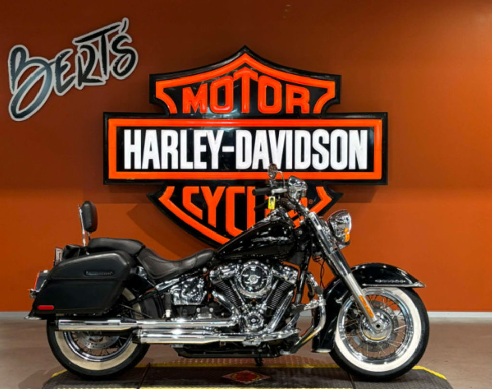 2019 Harley-Davidson® Softail FLDE - Deluxe V Twin 1746