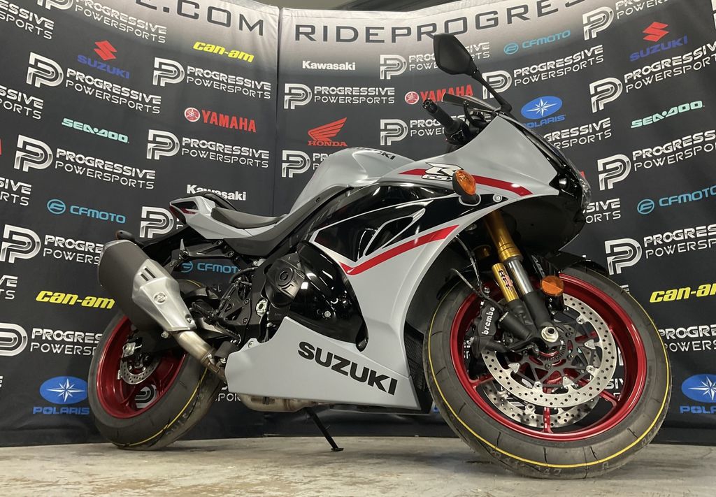 2024 Suzuki GSX-R 1000 8