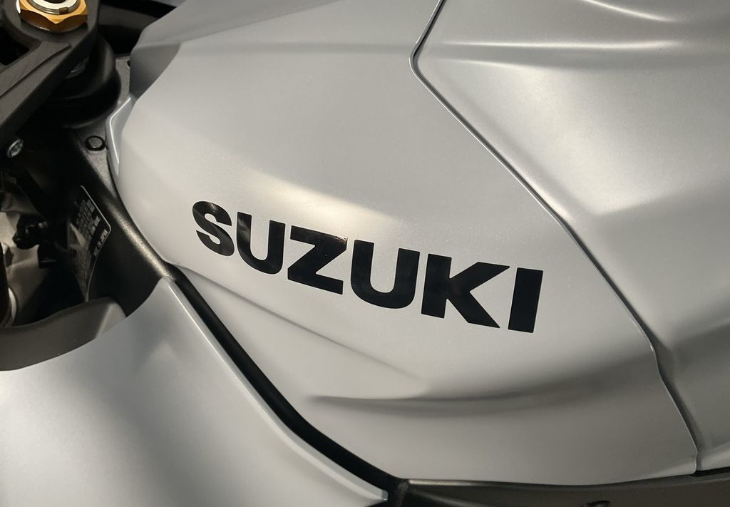 2024 Suzuki GSX-R 1000 11