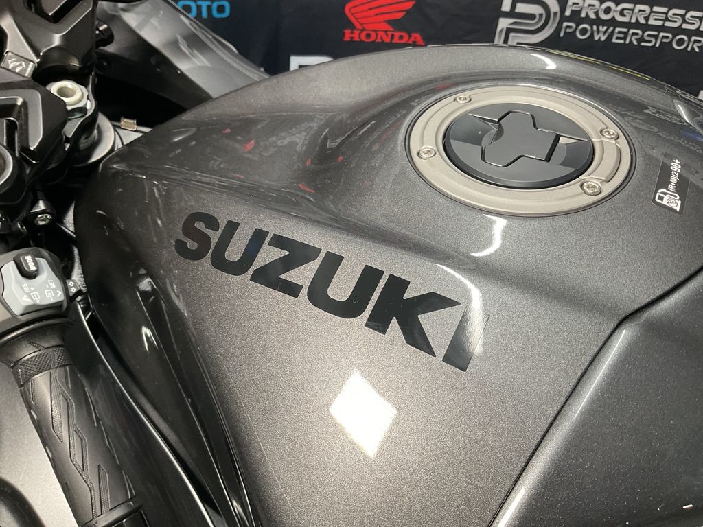 2024 Suzuki Hayabusa  6