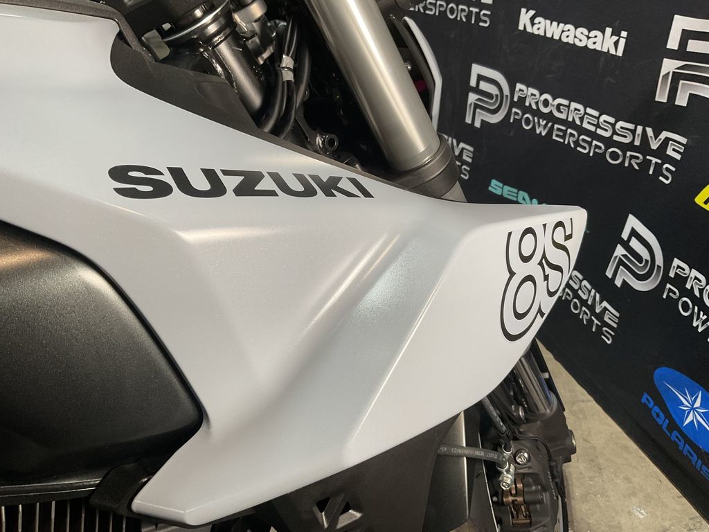 2024 Suzuki GSX 8S 15