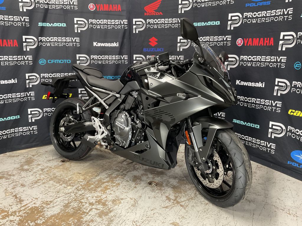 2025 Suzuki GSX800FRQM5  3