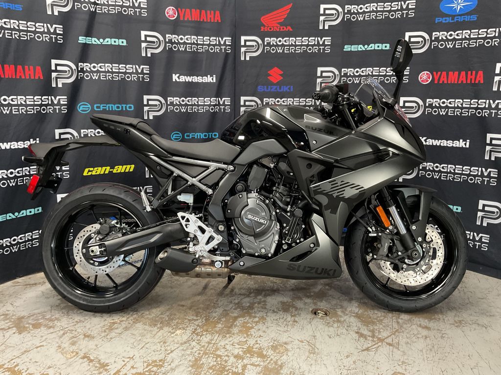 2025 Suzuki GSX800FRQM5  13