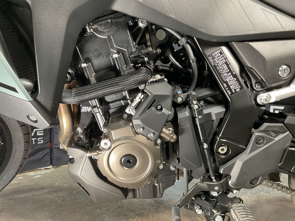 2024 Suzuki V-Strom 800 3