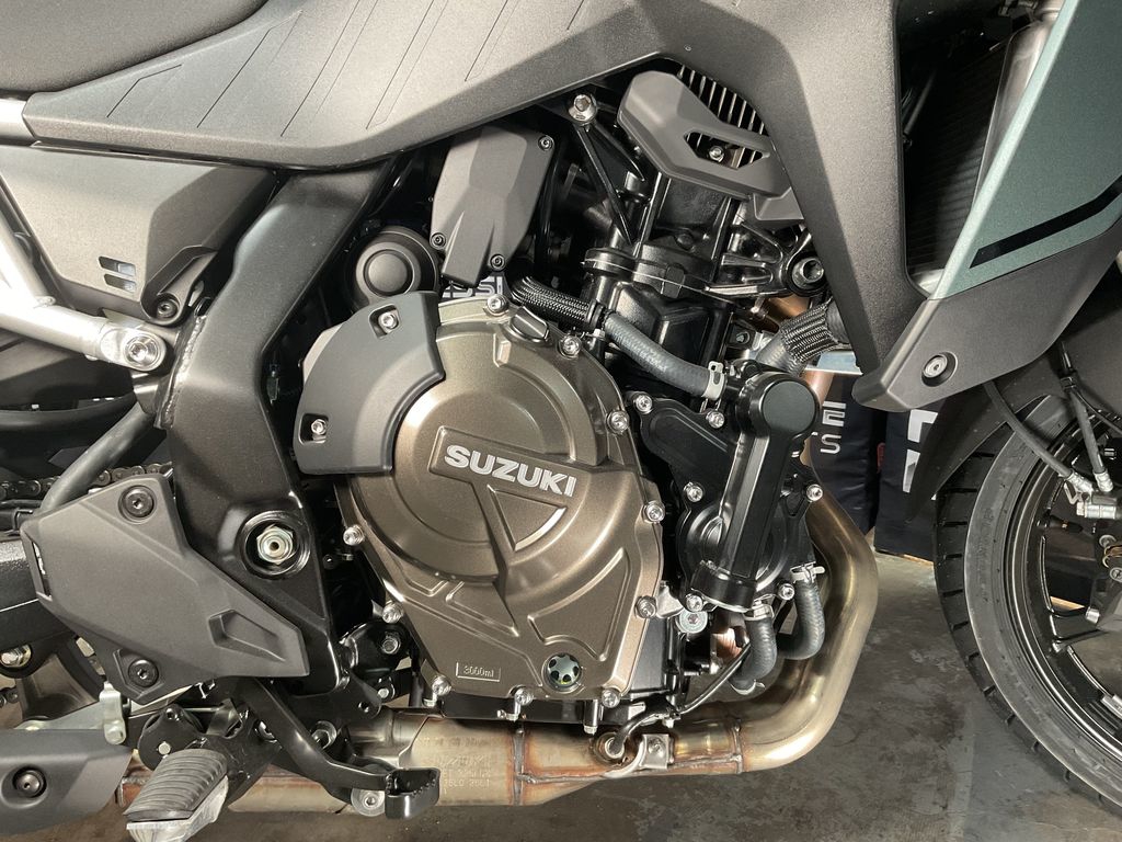 2024 Suzuki V-Strom 800 21