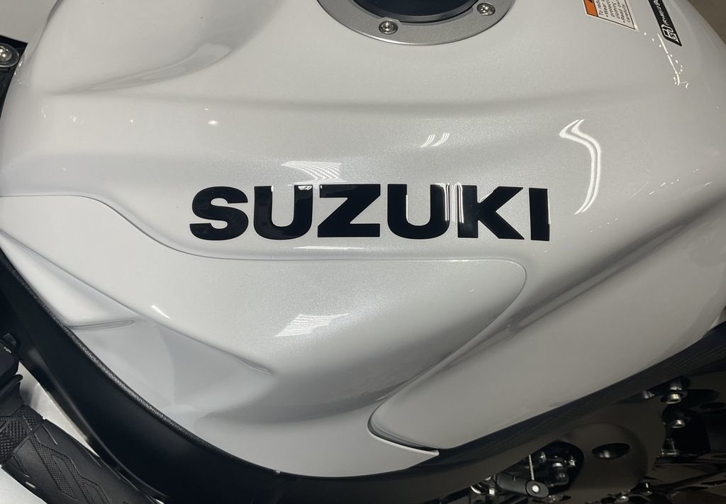 2025 Suzuki GSX-R600  15