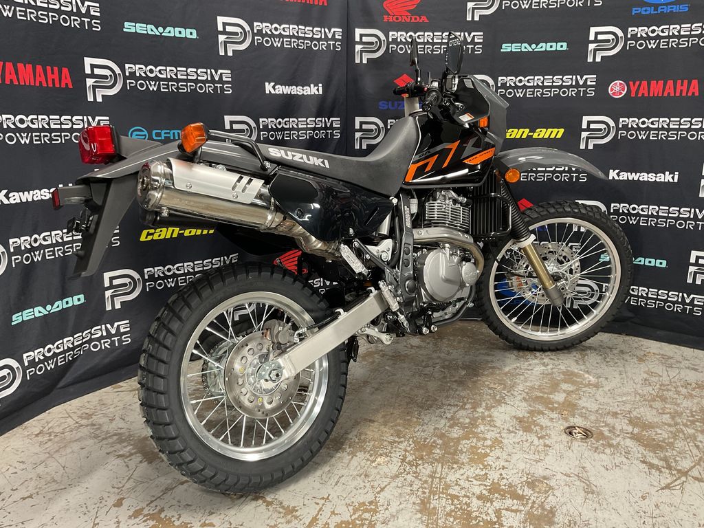 2025 Suzuki DR 650S 11