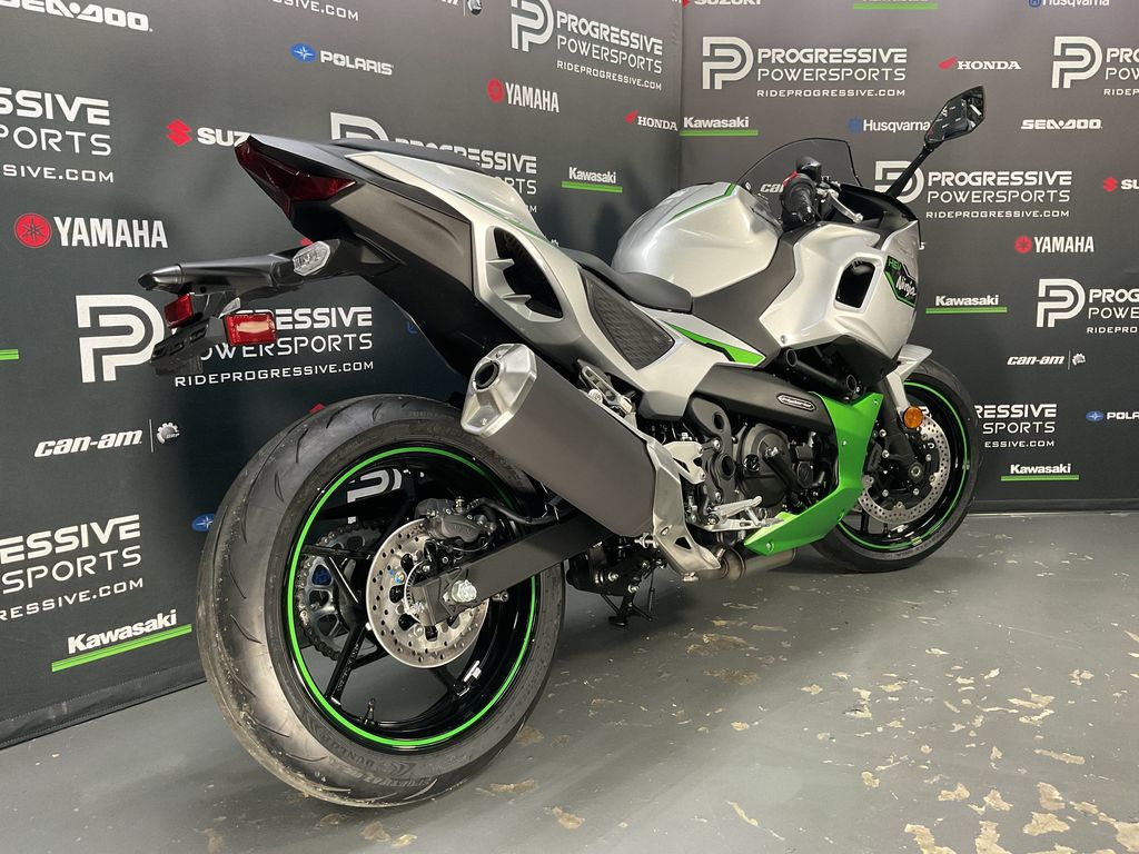 2024 Kawasaki Ninja 7 Hybrid ABS  5