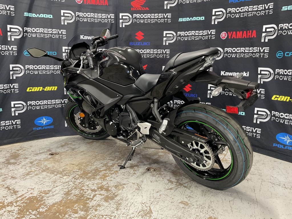 2025 Kawasaki Ninja 650  6