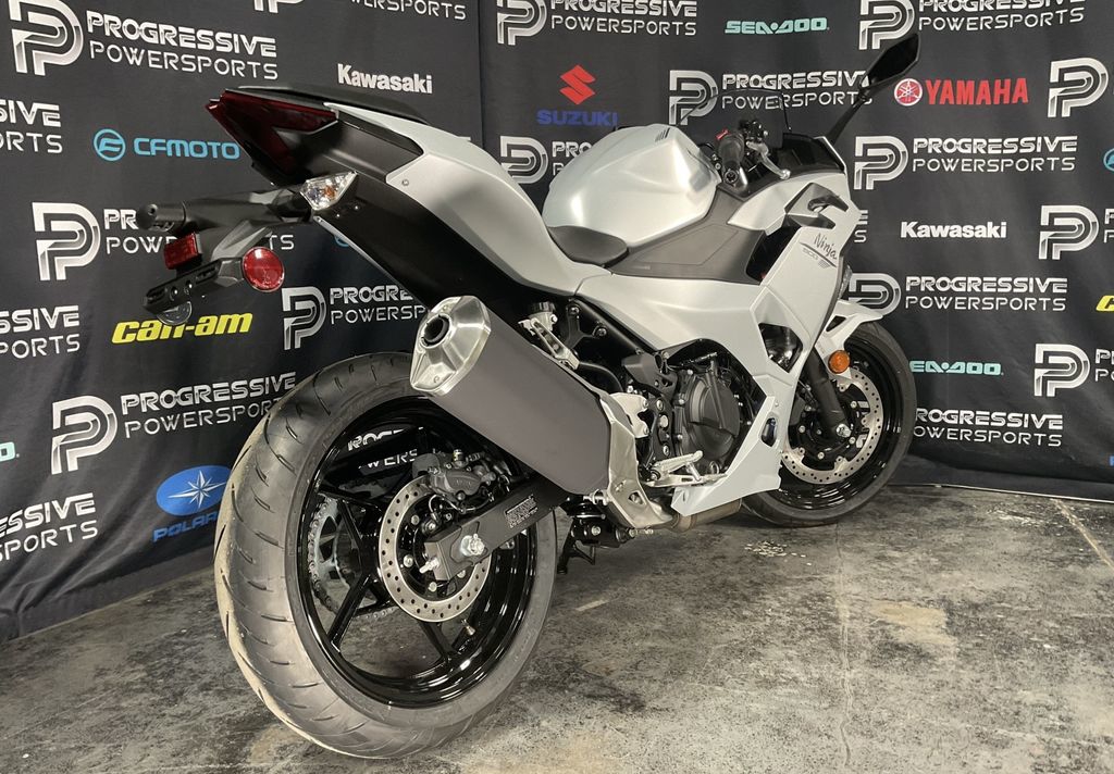 2025 Kawasaki Ninja 500 ABS  25