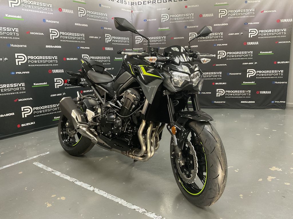 2024 Kawasaki Z900 ABS Metallic Spark Black/Metallic Matte Dark   2