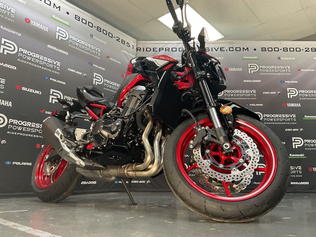 2024 Kawasaki Z900 ABS Candy Persimmon Red/Ebony  3