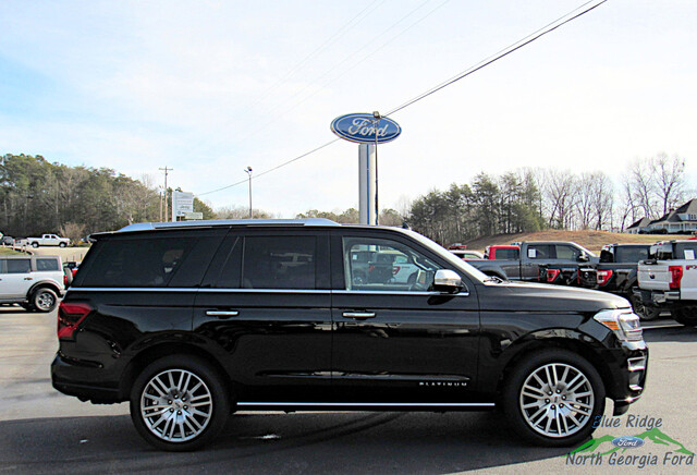2022 Ford Expedition Platinum 4x4 photo